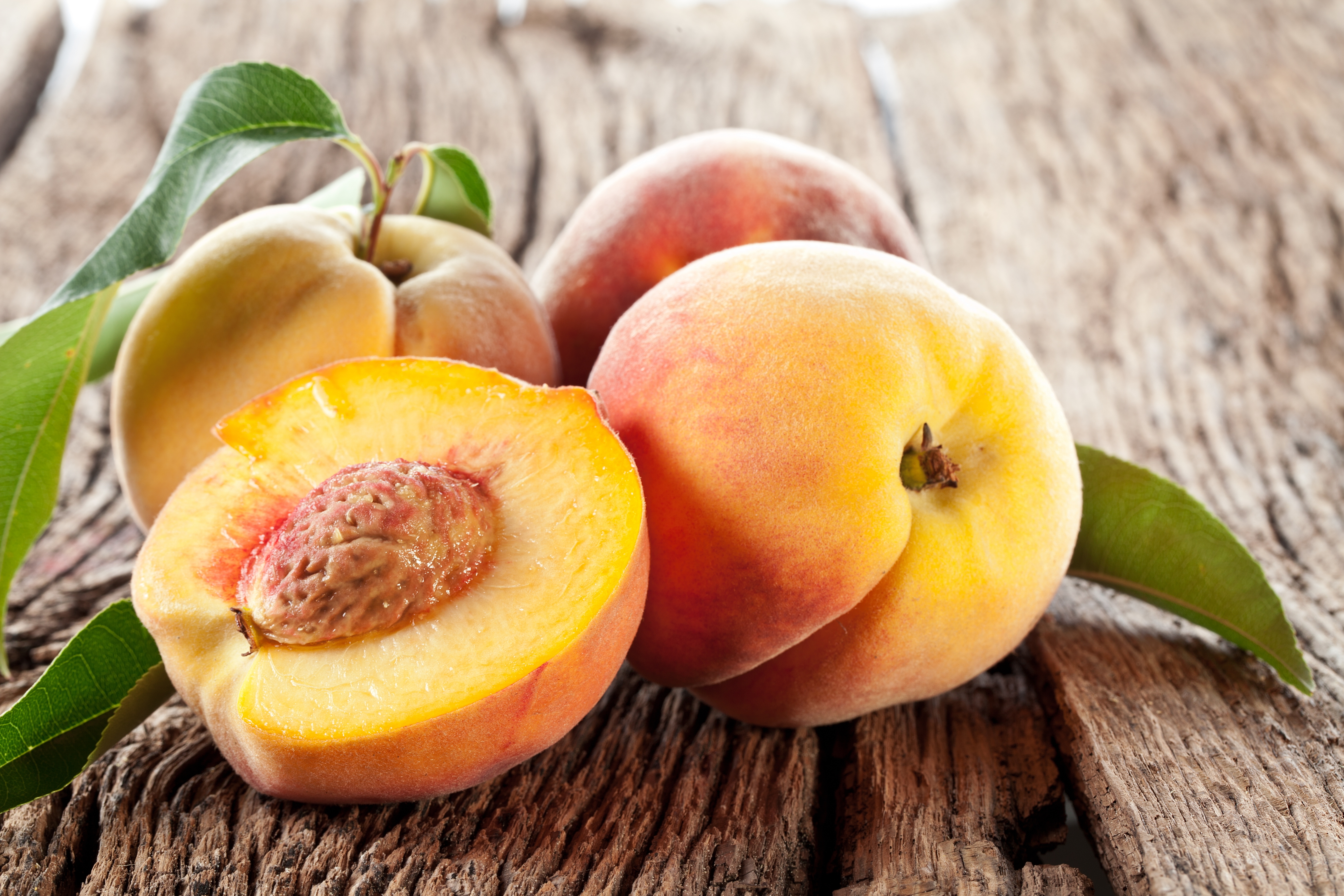 Low Calorie Fruits : The Organic Peach